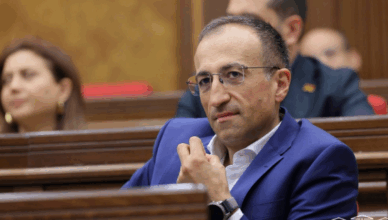 Arsen Torosyany Lav lur e haytnel