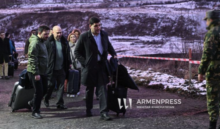 OVKER EN ADRBEJANIC HAYASTAN EKEL