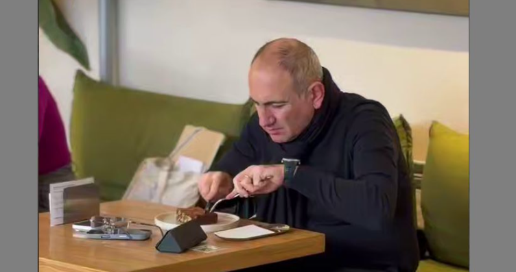 8 марта Пашинян посетил кафе в одиночестве (Video)