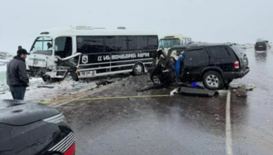 Авария с участием автобуса полицейской охраны