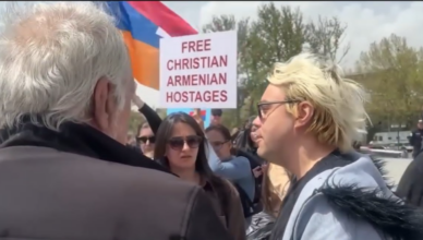 В данный момент на территории спортивного комплекса происходит драка и потасовка между россиянами и армянами.